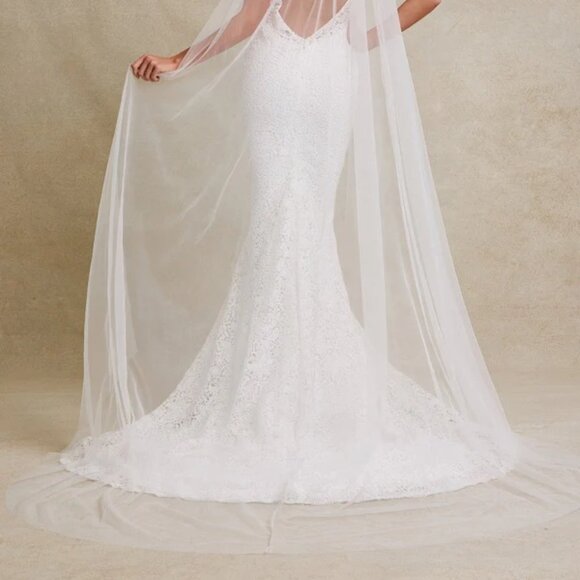New long off white wedding dress.Veil included, bridal gown.Church Destination - Picture 7 of 8